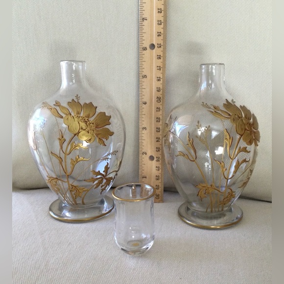 Baccarat 2 Crystal Decanters with a Gold Rimmed Glass - Antique Collectors Set - Picture 12 of 16